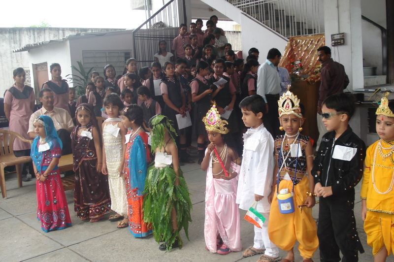 Primary Class Students had a Fancy Dress Competition alongwith Teacher's Day 