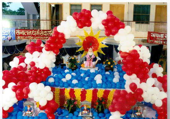 Statueof Jhulelal sahib by balloons in 2009