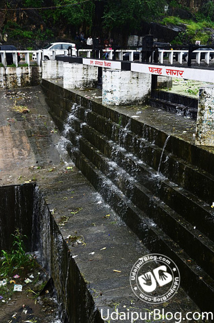 First picture of Fatehsagar Overflow 2012