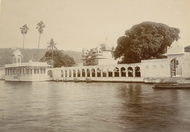 Island palace Jagmandir, Udaipur 