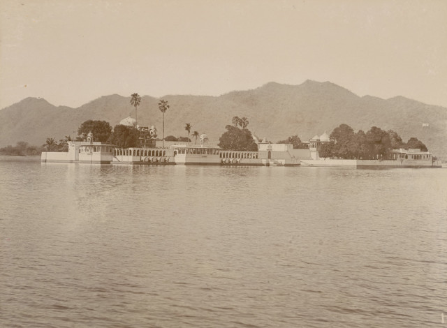 Island palace Jagmandir, Udaipur 