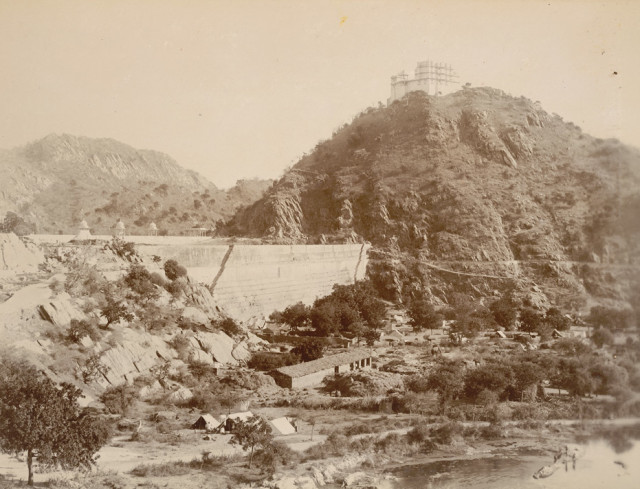 Palace on the hill adjoining the Bund of the Jaisamand lake [Dhebar Lake]