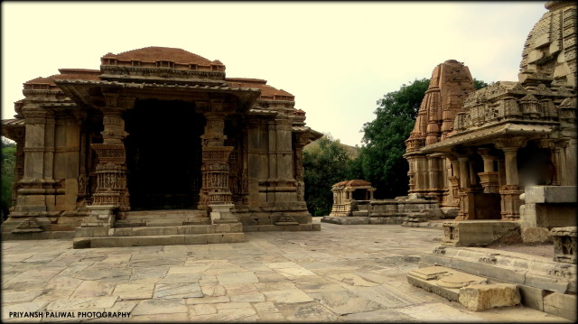 Saas Bahu Temple Nagda (4)