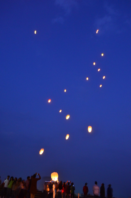 sky full of lighters udaipur 26