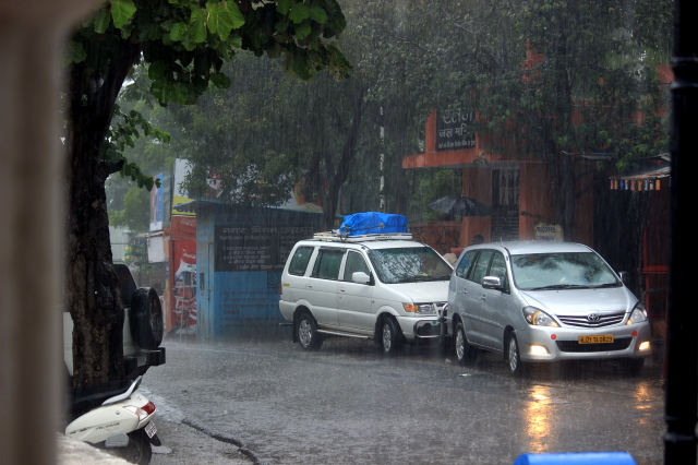 Monsoon 2014 Udaipur | Udaipur Monsoon | Fatehsagar Overflow | Pichola Overflow