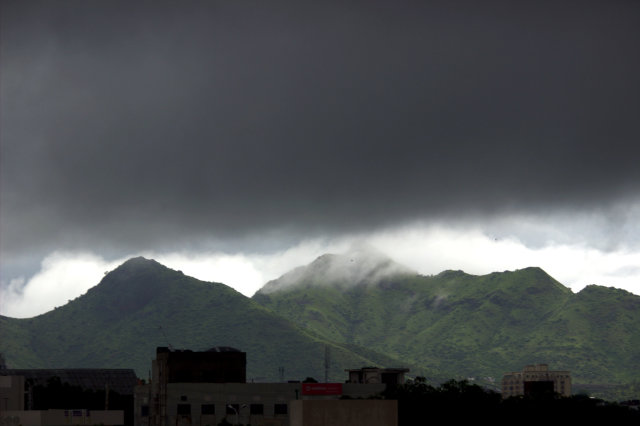 Monsoon 2014 Udaipur | Udaipur Monsoon | Fatehsagar Overflow | Pichola Overflow