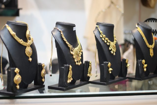 accessories on rent rivaaz fashion rental store