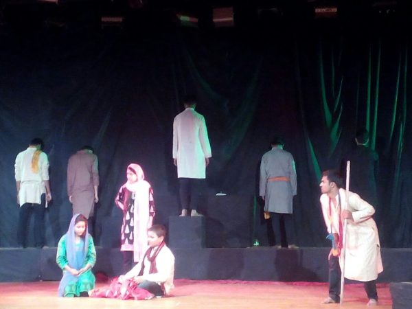 ‘Honor Killing’ जैसे गम्भीर विषय को नाटक "पुकार" के रूप में दिखाया, शिल्पग्राम की रंगशाला में!