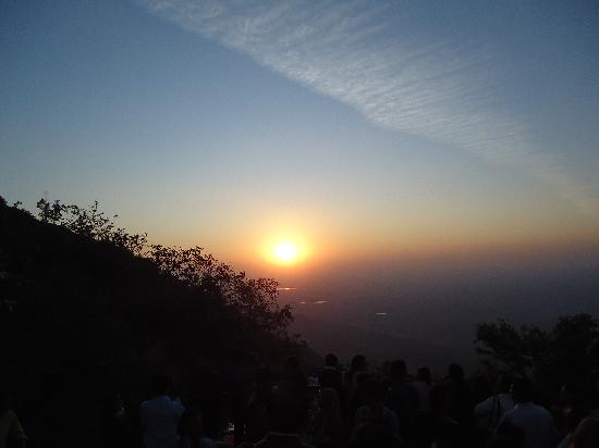 Here's a list of places to go when you are at Mount Abu