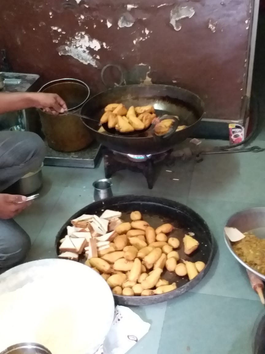 Here's where you can get the best samosa, kachoris in Udaipur
