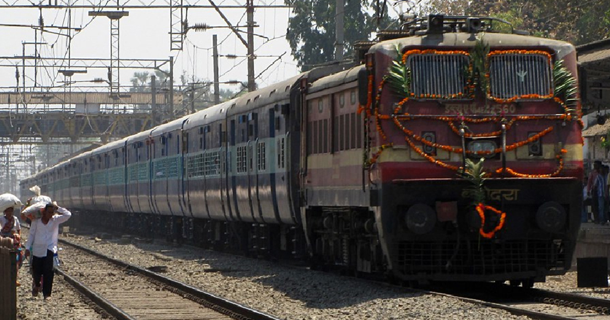 Train between Udaipur & Bandra